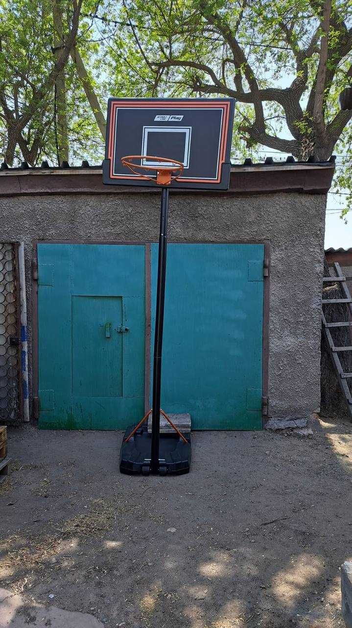 Баскетбольная стойка.