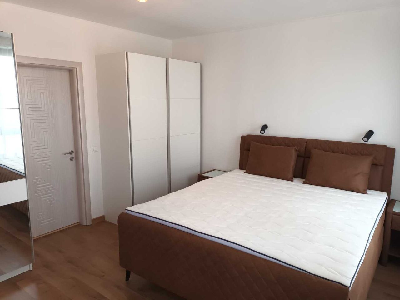 Дава се под наем Тристаен апартамент в София, Изток - 106 кв.м за 1350 € - Снимка #4