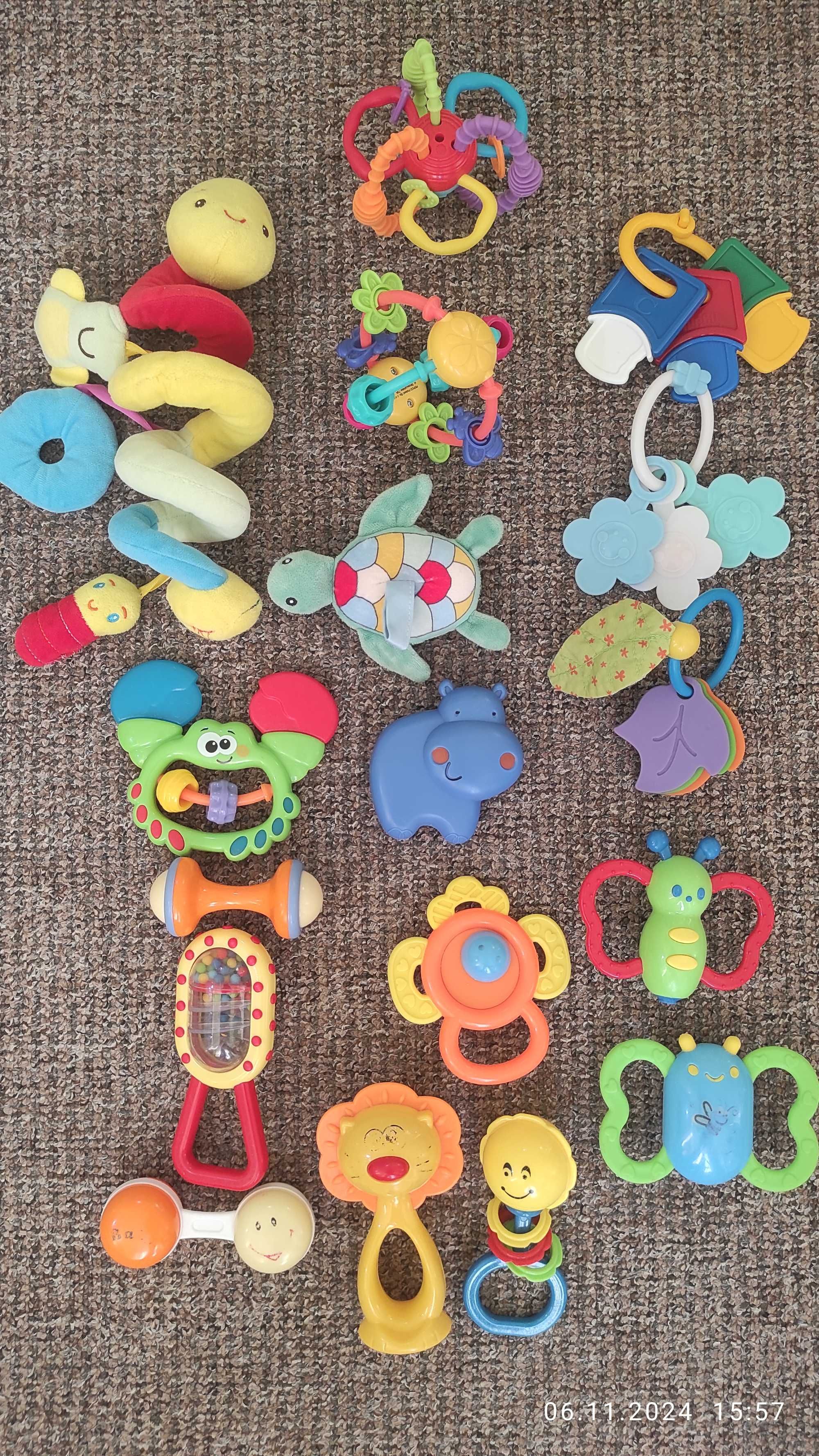 Лот бебешки играчки