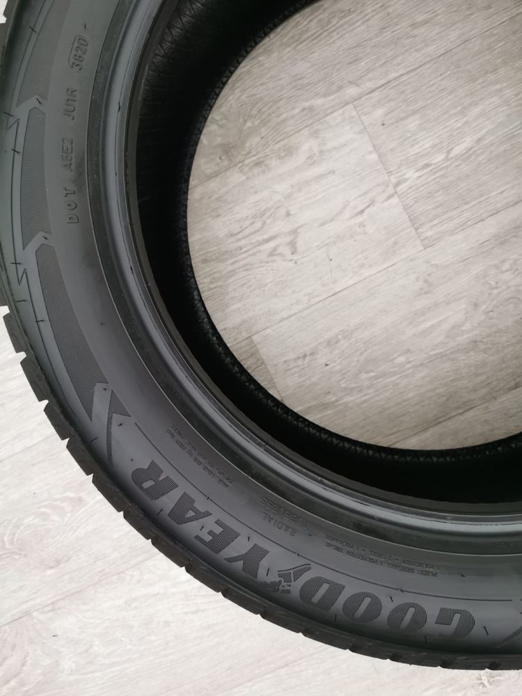 Set Anvelope Cauciucuri Goodyear 215/50R19 M+S Originale ca noi Cu 8mm