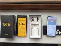 Realme GT6 в идеальном состоянии