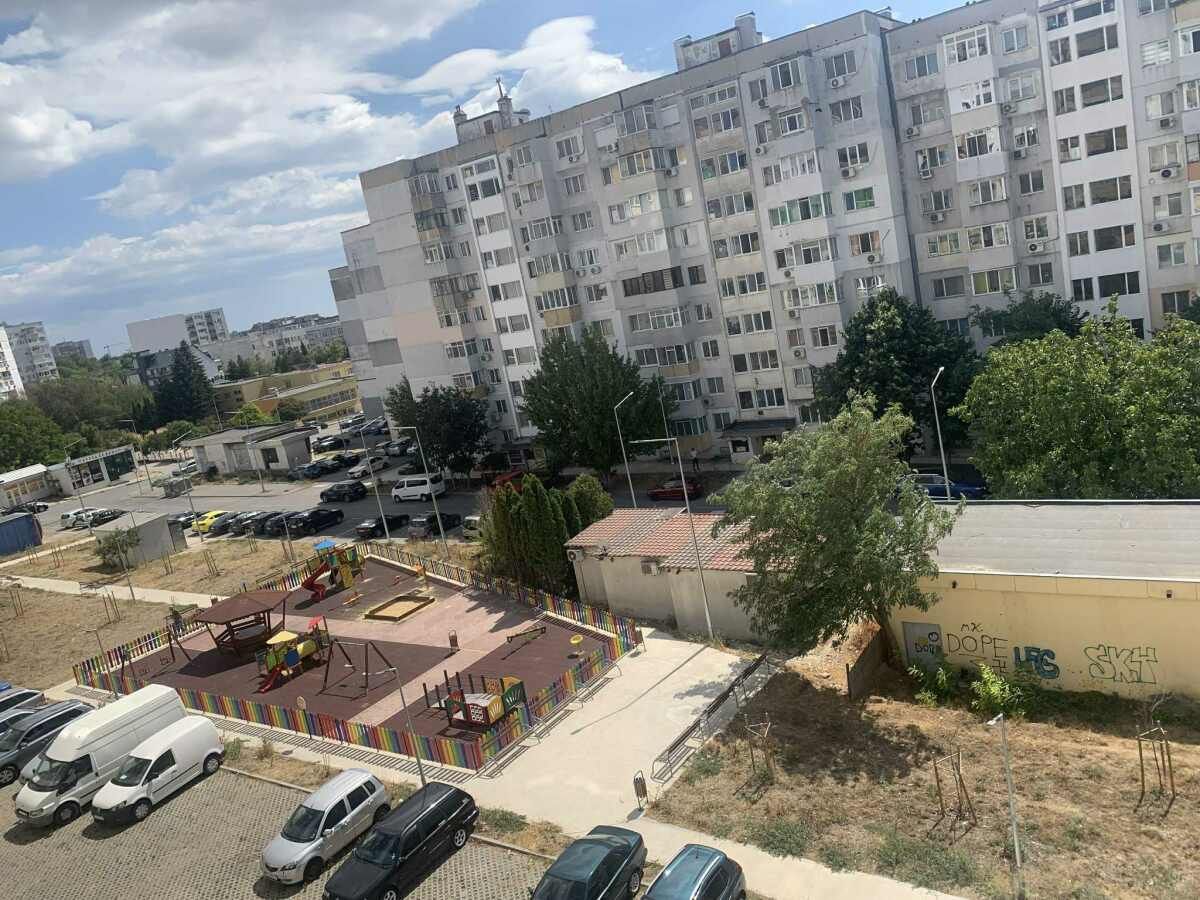 ЛУПУС ЕООД продава апартамент