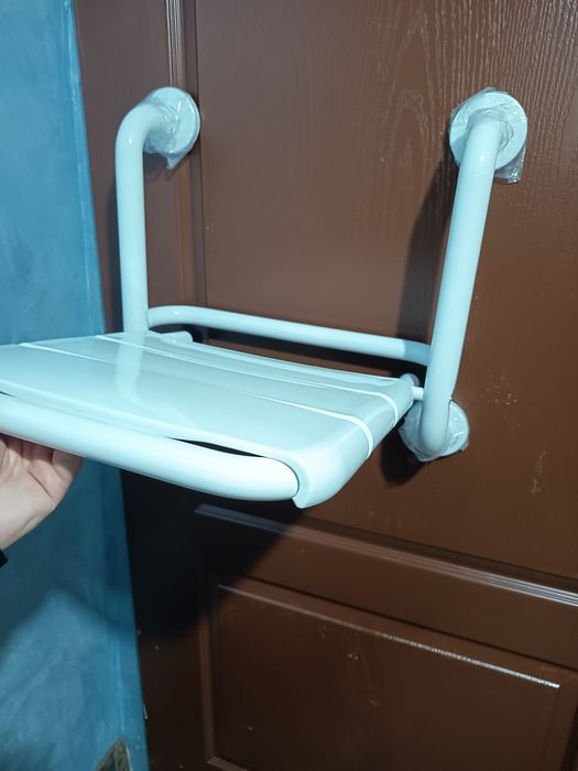 Scaun pliant pentru baie