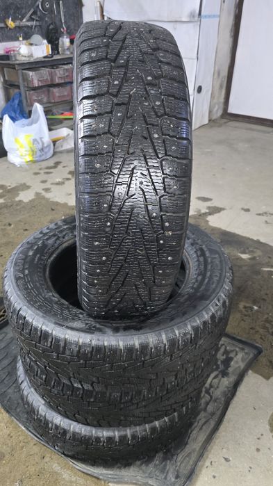 R 17 Nokian зимние шины комплект