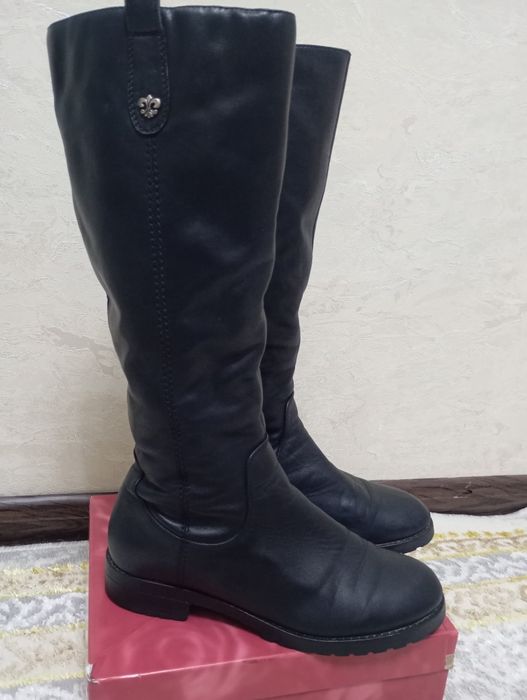 Кожаные сапоги практически Новые