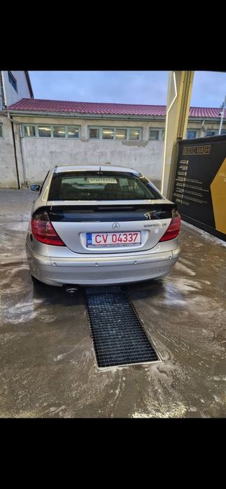 Vând Mercedes C-Class Kompressor