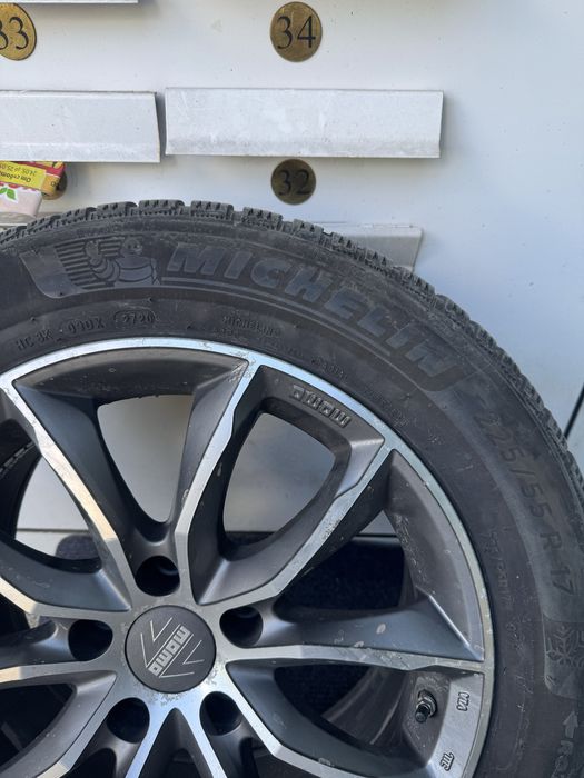 Джанти 17’ МОМО 5х120 + зимни гуми MICHELIN
