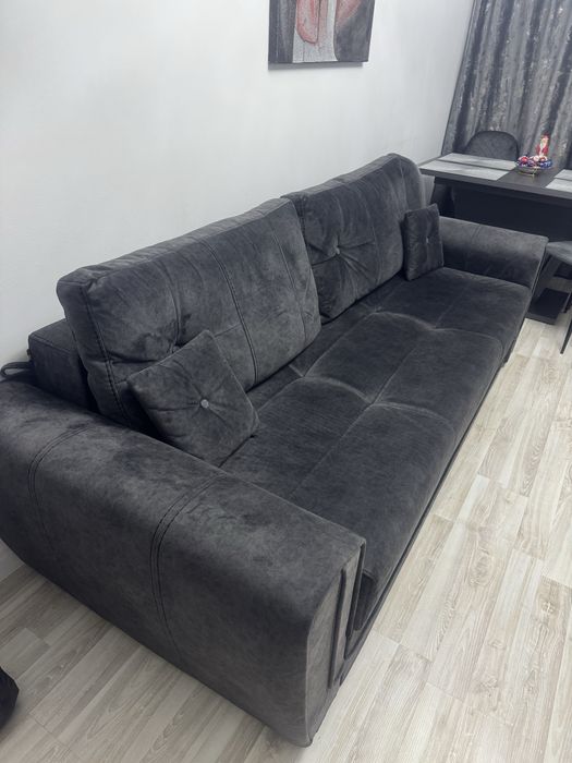 Canapea extensibila de catifea,model deosebit