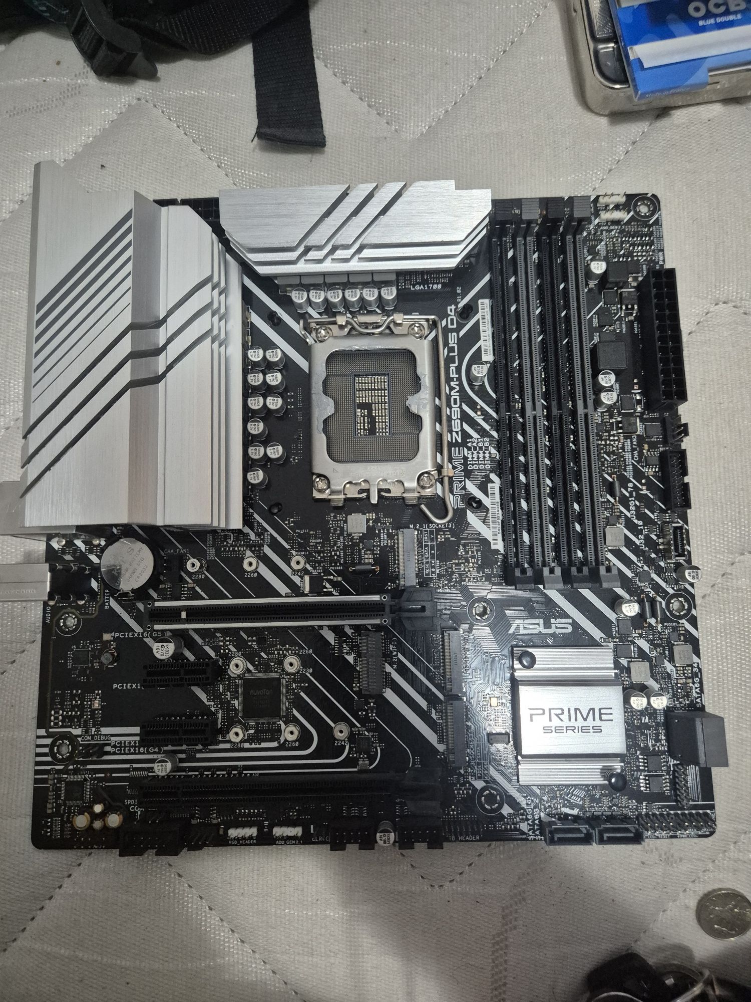 Дъно asus prime z690 ddr4 за части