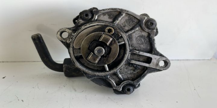 Pompa vacuum A61123065 Mercedes-Benz C-Class W203/S203/CL203 seria
