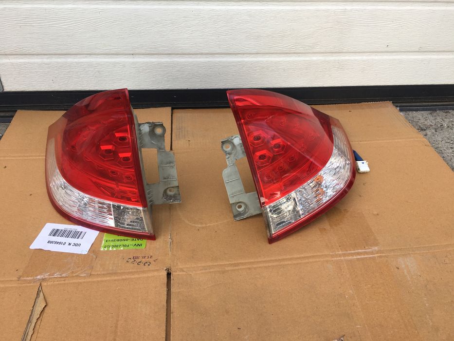Stopuri/Triple Honda Insight. 2009-2012. Volan stinga. Pret bucata.