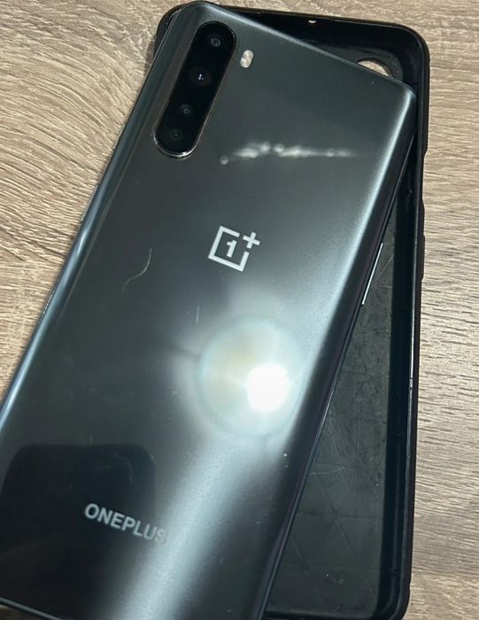 Telefon One Plus Nord