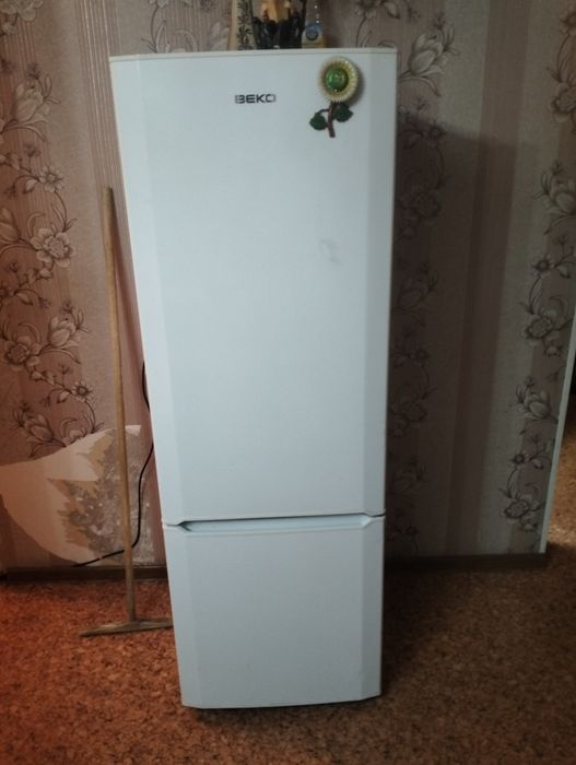 Продам холодильник