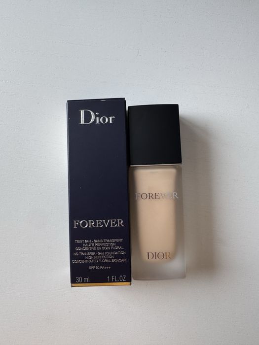 Продам новый Dior тональный крем оригинал