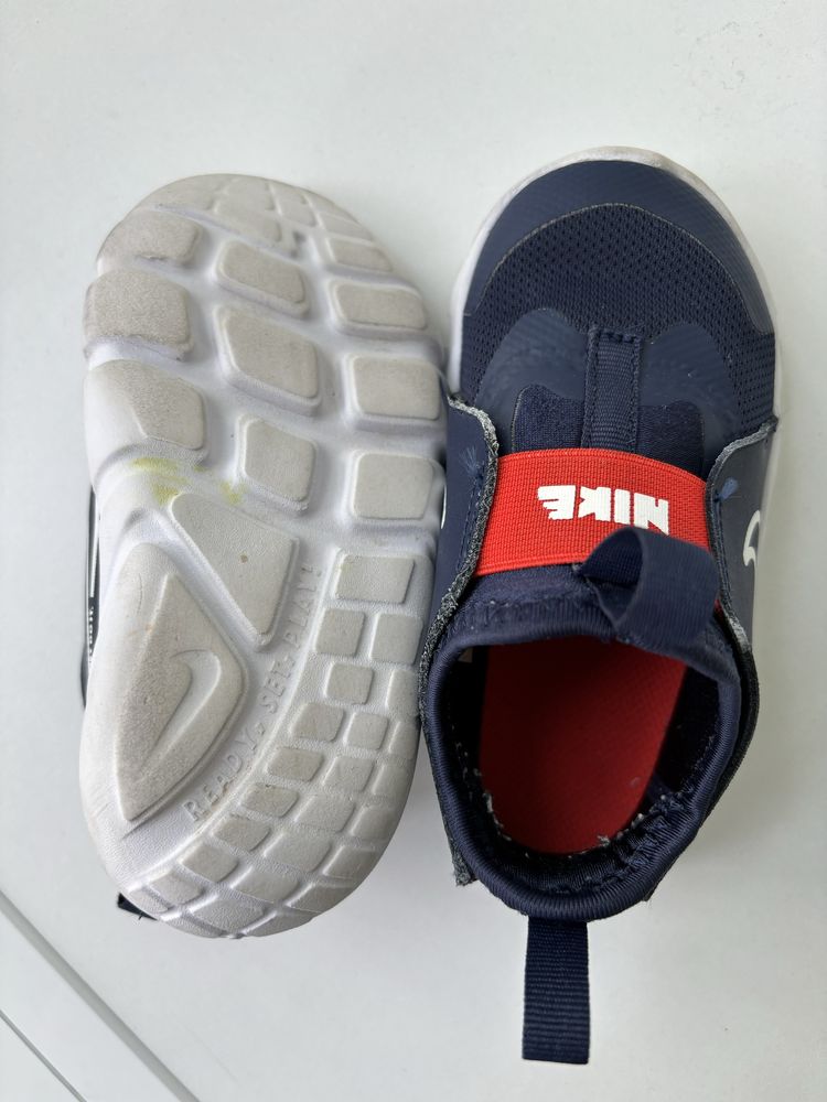 Маратонки Nike, 25 размер