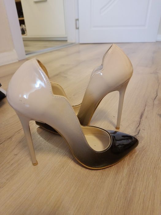 Комплект обувки и чанта