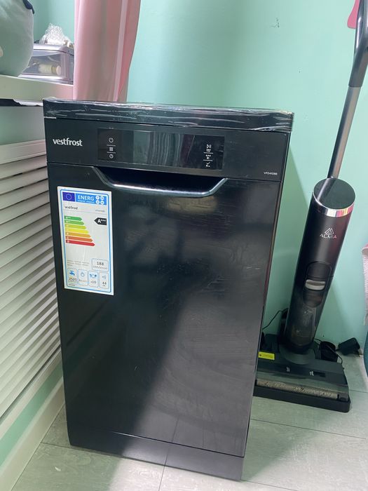Новая посудомоечная машина Vestfrost VFD4108B — скидка 50%