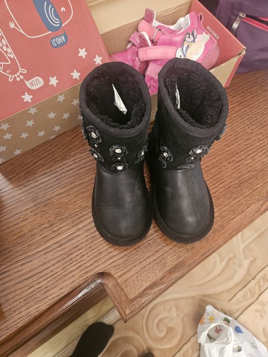 Cizme iarna fete fetite UGG originale piele naturala  imblanite 26