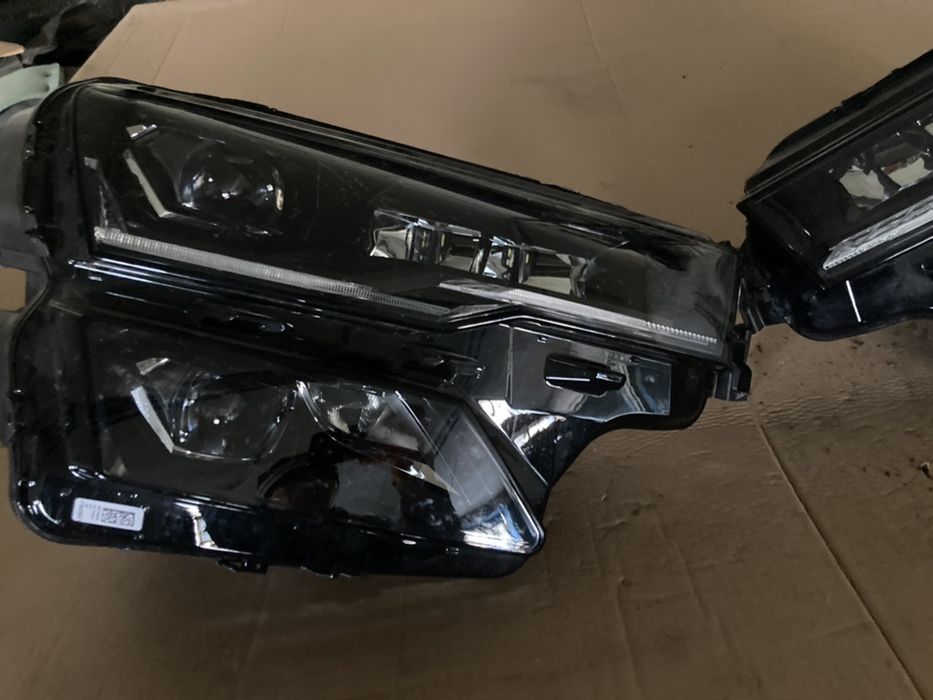 Far SKODA KAROQ facelift 2022 , 2023 far Stanga dreapta