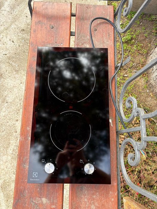 Plita electrica vitroceramica Electrolux nouă