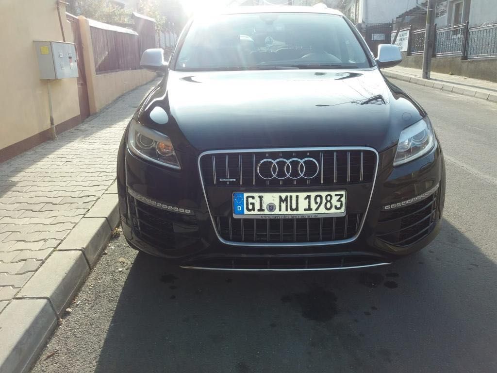 Audi Q7 V12 6.0 .