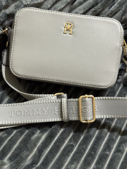 Дамска чанта през рамо