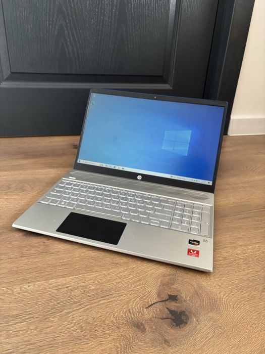 Hp Albastru cu ryzen 5.