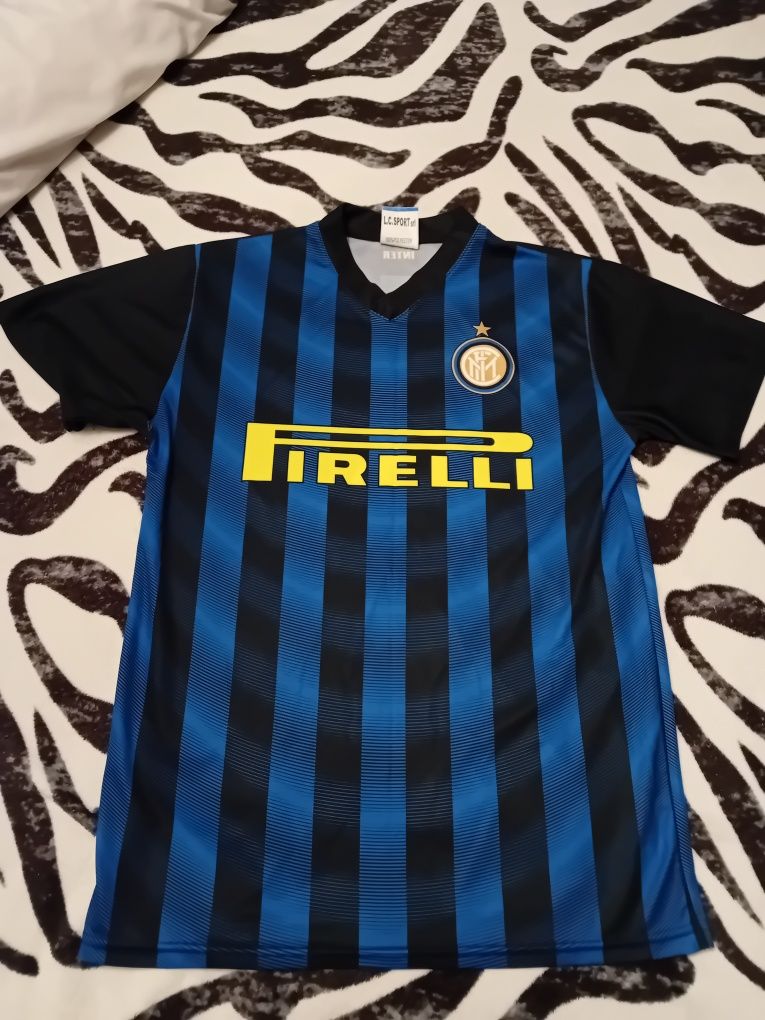 Tricou inter Milano cu joao  Mario pret 70 lei