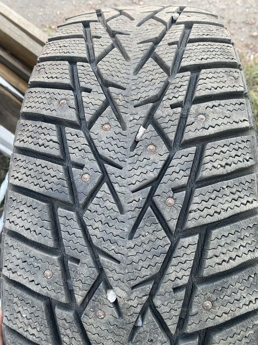 Продам шины зимние 225/65/17