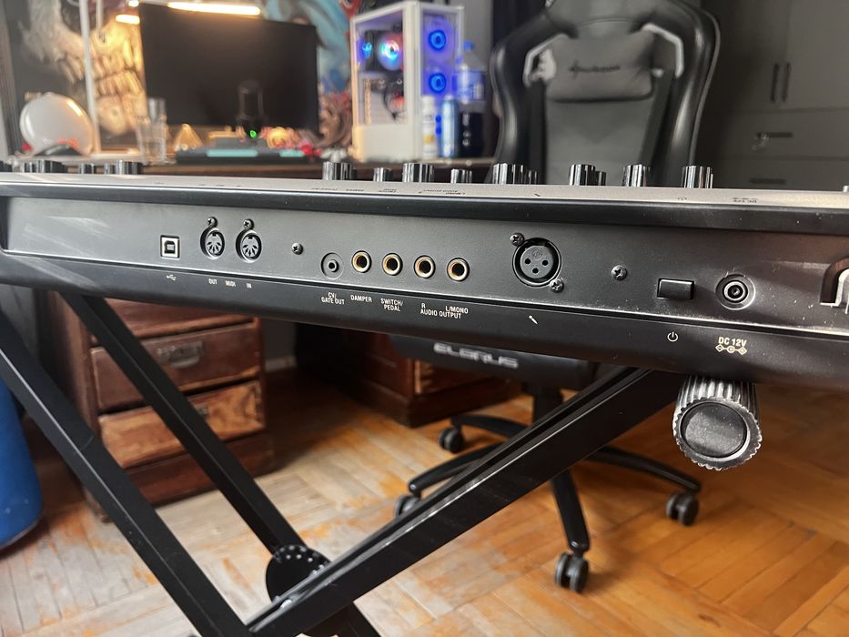 Синтезатор Korg king korg