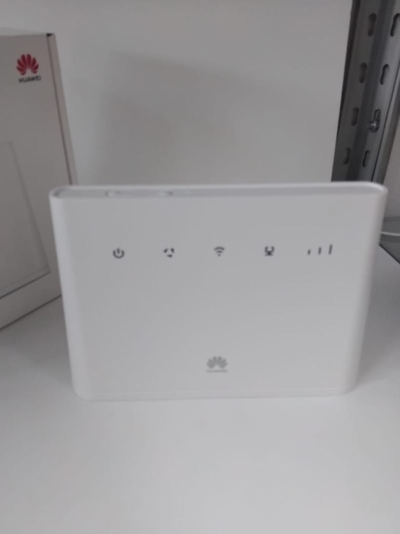 Router wireless cu slot SIM Huawei B311, 4G / LTE - White -P-