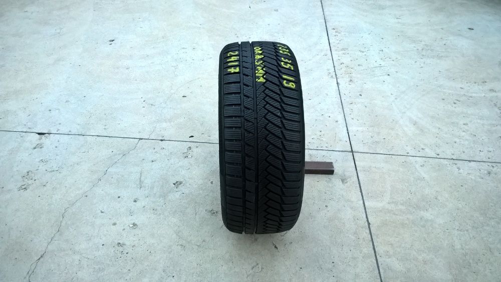 O anvelopa iarna 235 35 19 continental wintercontact TS 850P cu 8,5 mm