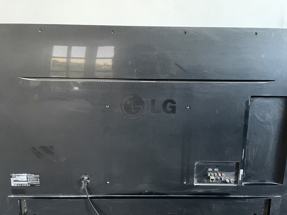 Vand TV LG de 152 cm