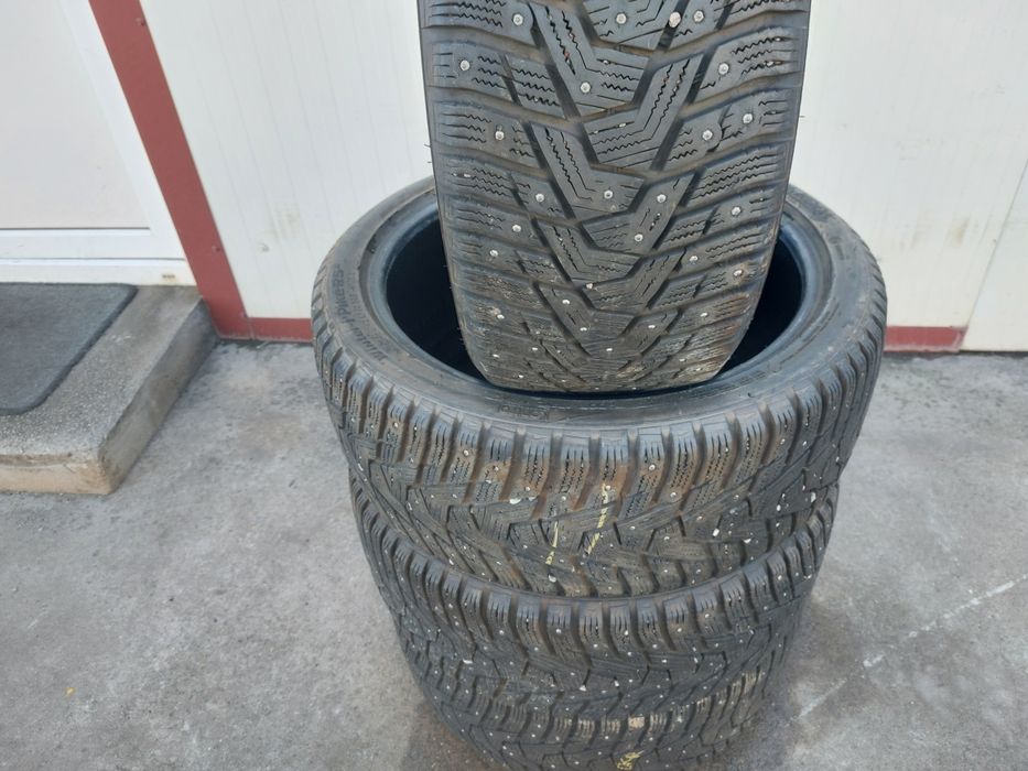 150 lei bucata! Anvelope CRAMPONATE M+S/IARNA 225 40 18 Hankook! 8 mm