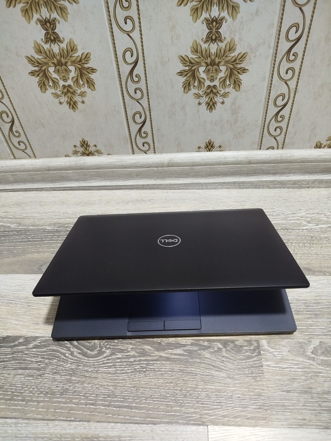 Dell. Intel core i7-8650U 8/256gb IT ofis ishlari va o'qish uchun ajoy