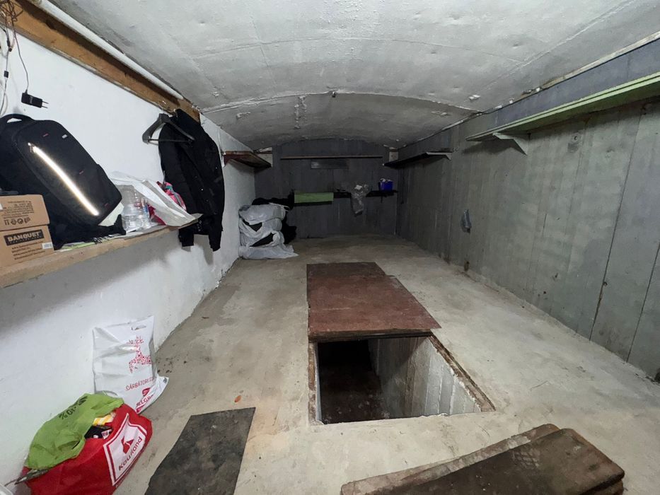 Vand garaj + beci /spatiu depozitare - proprietar