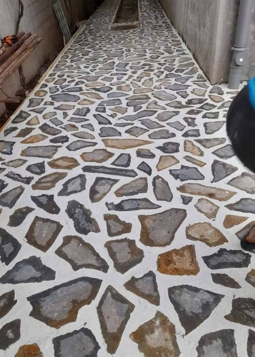 Vând piatra și montez oriunde în tara