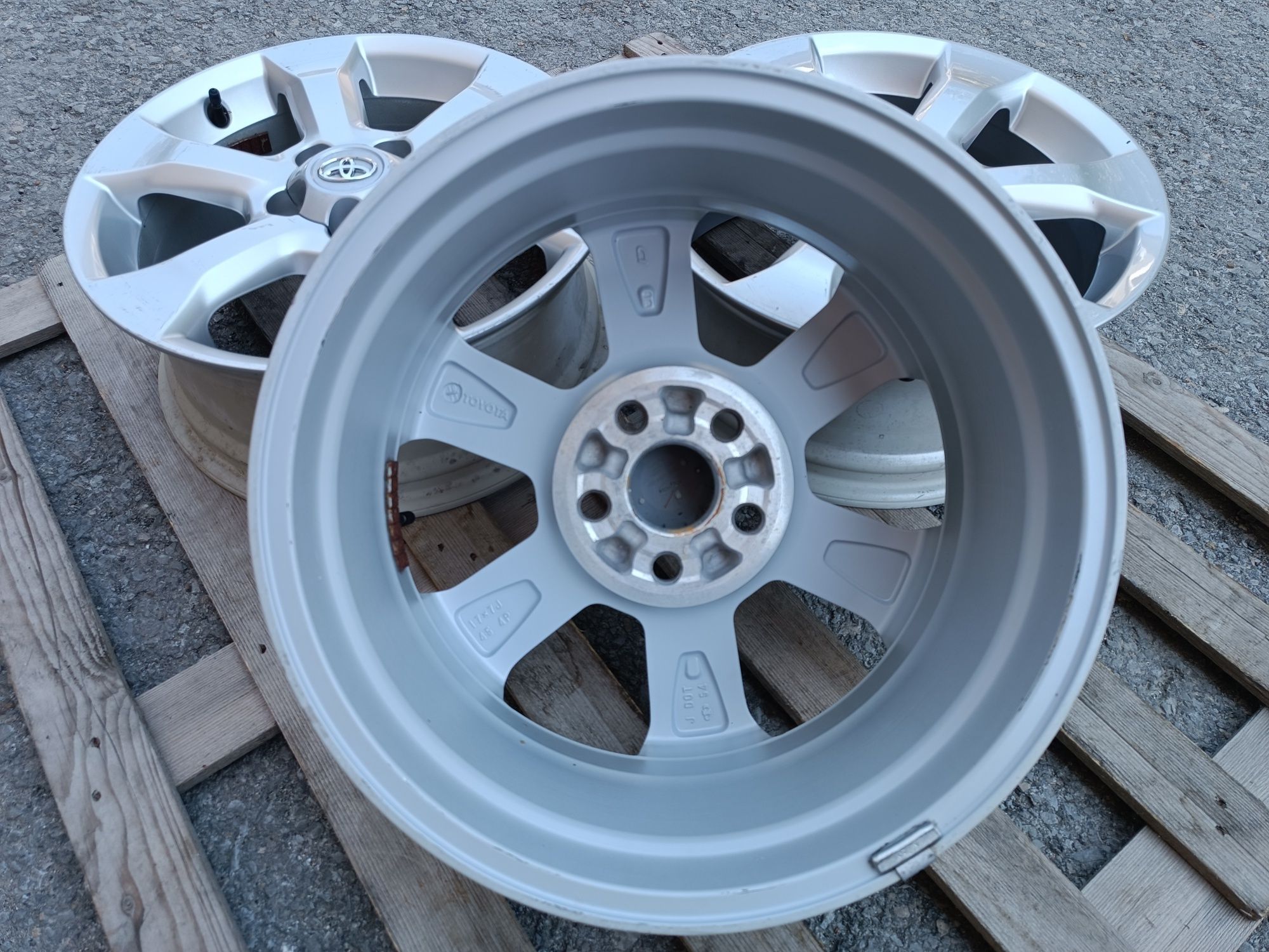 3бр лети джанти 17ки 5х114.3 Toyota