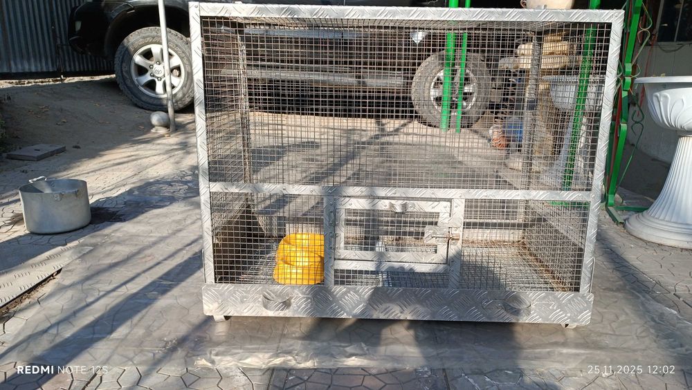 Клетка из нержавейки для птиц в отличном состоянии