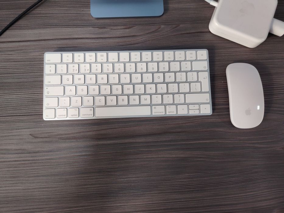 iMac sotiladi. Ram 8 Gb Xotira 256 GB Yili:2021. Holati idealniy