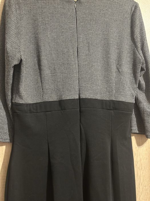 Rochita din stofa de lana, marinea L