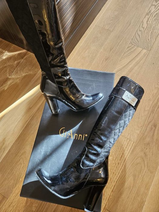 Ботуши на висок ток на марката GiAnni