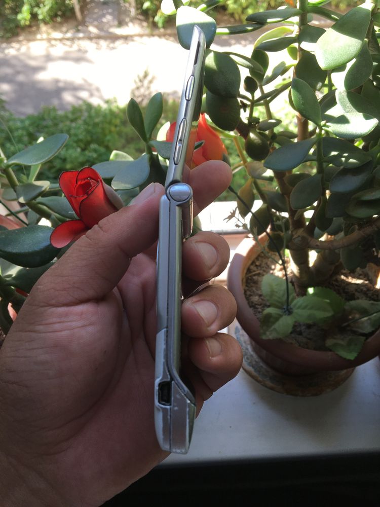 Motorola Rezr 3 iPhone 6s 64gb LL/a golt
