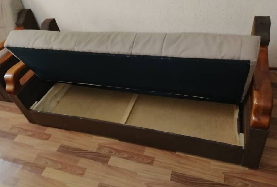 Срочно продаю диван и два кресла