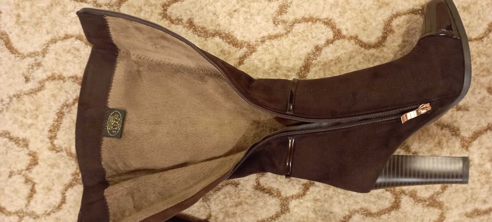 Нови дамски ботуши ELIZA