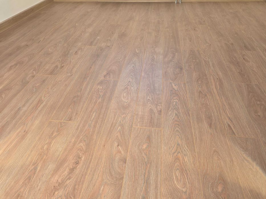 50+ кв. Ламиниран паркет Camsan Avangard 4v Дъб