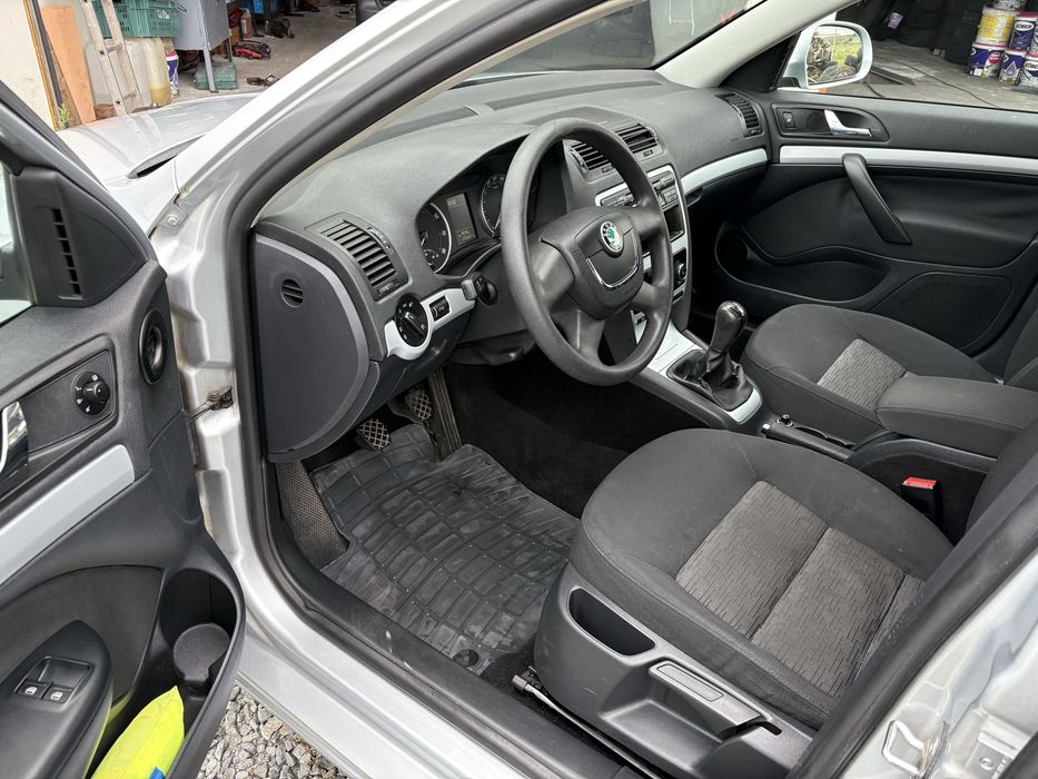 Skoda Octavia 1.4 tsi !!!Schimb cu duba de marfa sau box !!!