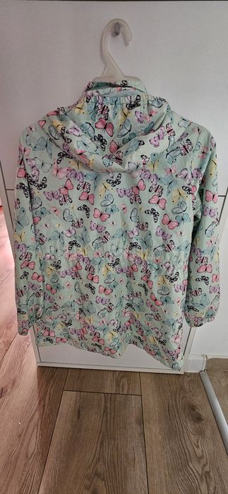 Geaca vânt pt fetite 9-10 ani