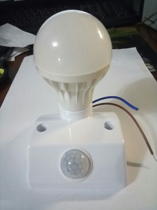 Датчик дижения с патроном и LED лампой