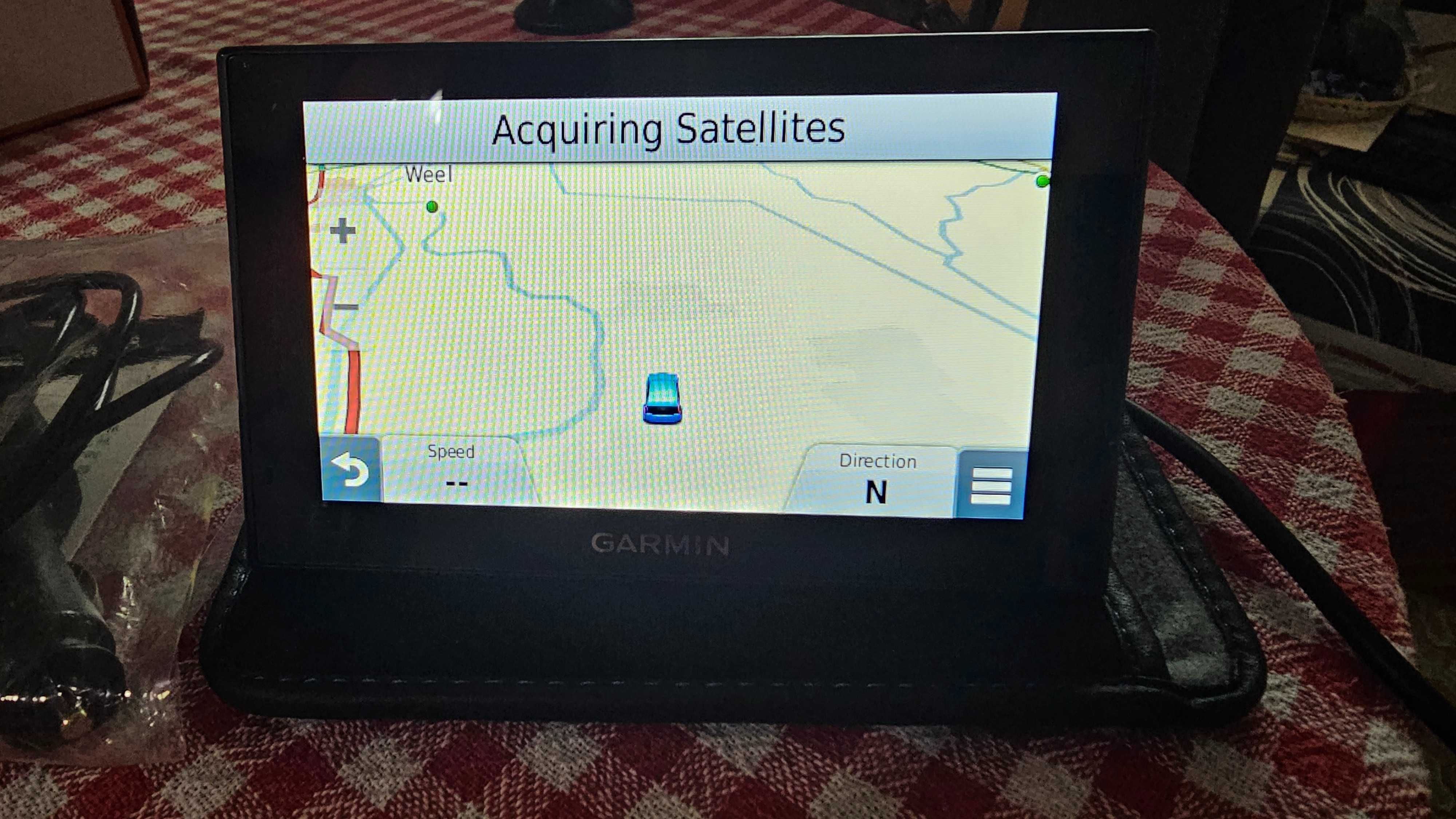 Навигация Garmin Nuvi 2559 LM с зарядно и стоика за стъкло